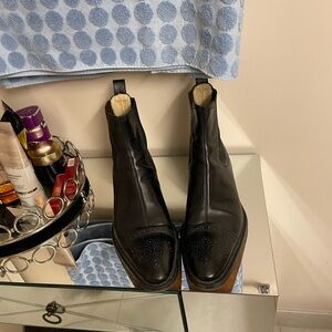 Dolce&Gabbana ankle boots for men. Gorgeous and well made to last forever.